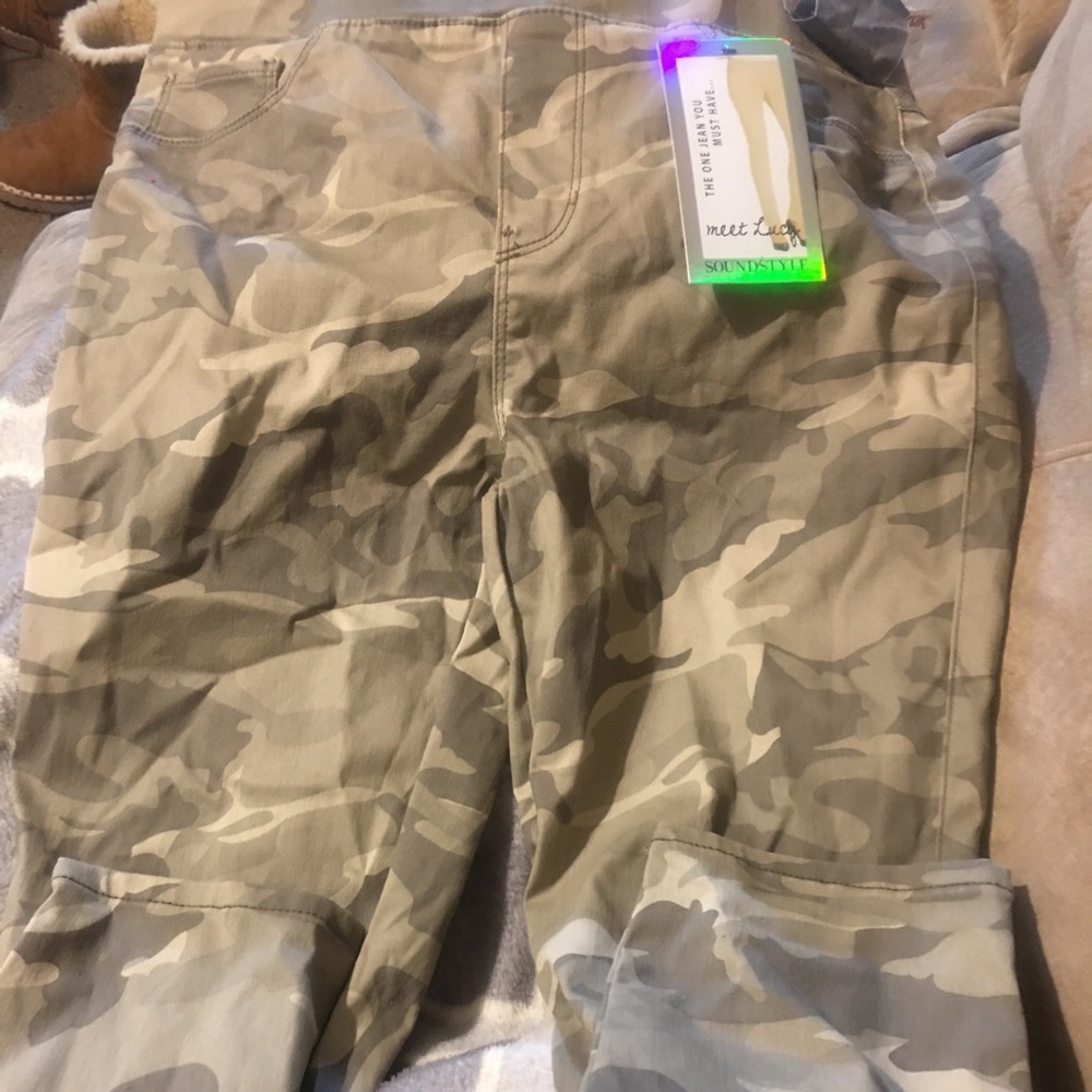 Sound/Style Camo Jeans